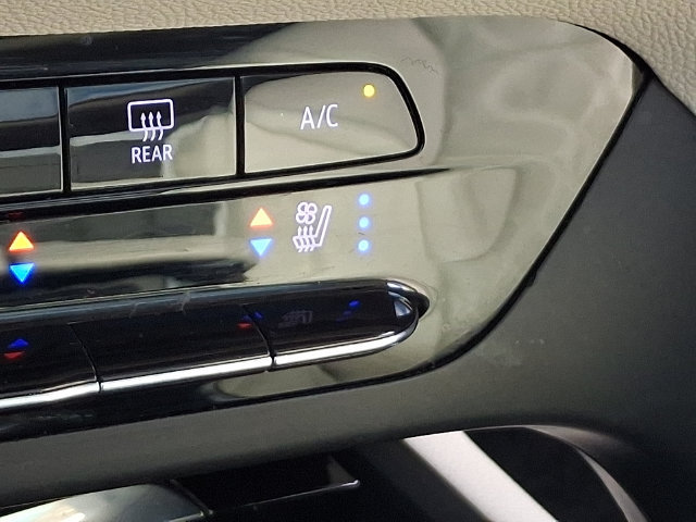 Used 2023 Buick Envision Avenir AWD/4WD image 15