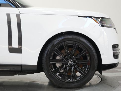 Used 2025 Land Rover Range Rover SE AWD/4WD image 45