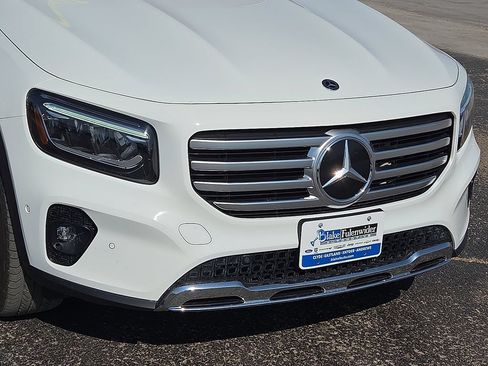 Used 2024 Mercedes-Benz GLB 250 4MATIC image 9