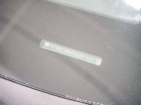 Used 2023 Toyota Camry XSE image 29