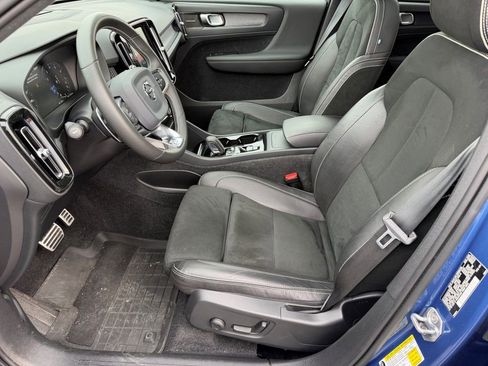 Used 2020 Volvo XC40 T5 R-Design w/ Protection Package Premier image 21