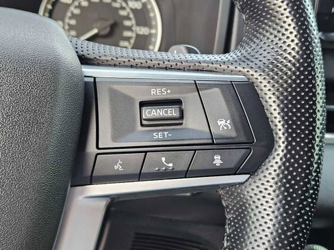 Used 2022 Mitsubishi Outlander SE image 23