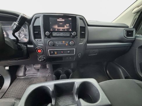 Used 2022 Nissan Titan S image 17
