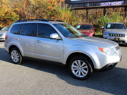 Used 2012 Subaru Forester 2.5X Premium w/ All-Weather Pkg image 5
