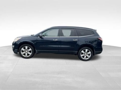 Used 2016 Chevrolet Traverse LT w/ Style and Technology Package FWD image 4