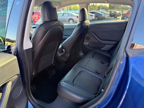 Used 2020 Tesla Model Y Long Range image 10