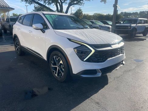 Used 2025 Kia Sportage EX FWD image 8