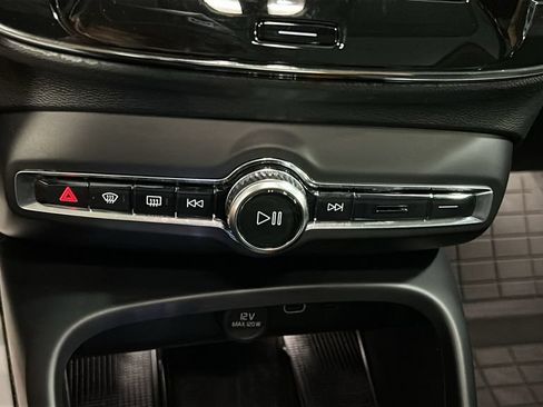 Certified 2026 Volvo XC40 B5 Plus AWD/4WD image 15