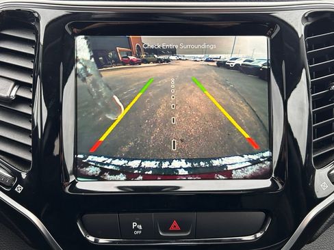 Certified 2019 Jeep Cherokee Limited image 13