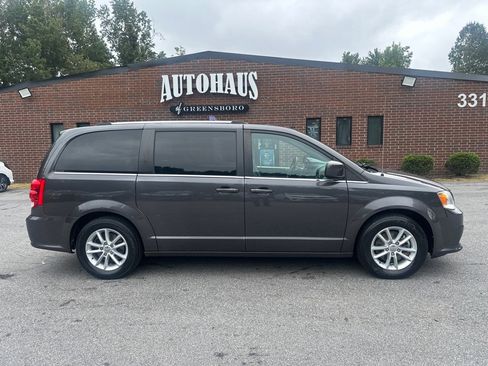 Used 2019 Dodge Grand Caravan SXT image 8