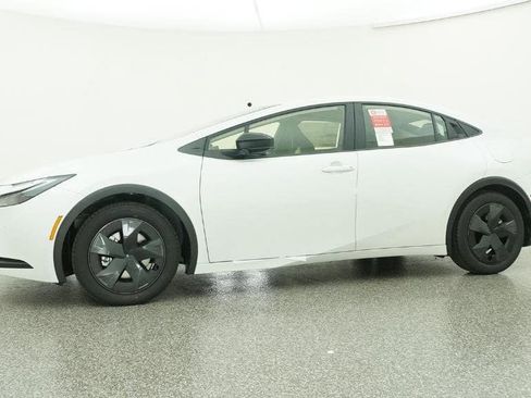 New 2026 Toyota Prius SE image 18