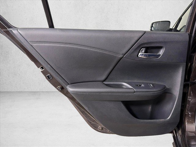 Used 2016 Honda Accord Touring image 23