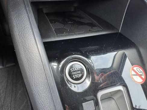 Used 2025 Nissan Versa SV FWD image 20