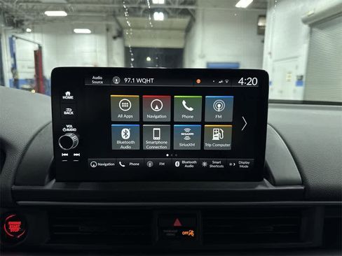 Used 2024 Honda Pilot Touring image 22