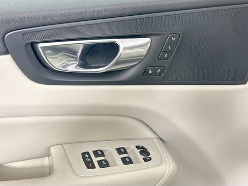 Certified 2023 Volvo XC60 B5 Plus w/ Climate Package image 19