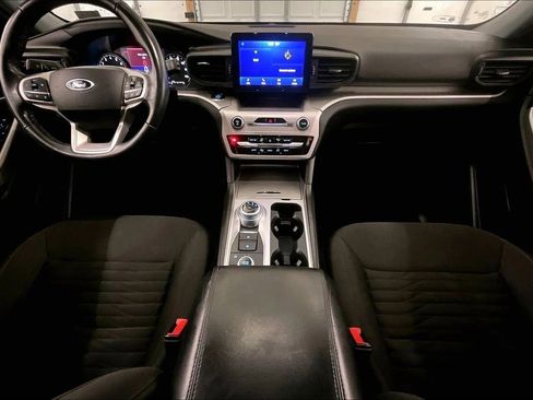 Certified 2021 Ford Explorer XLT image 14
