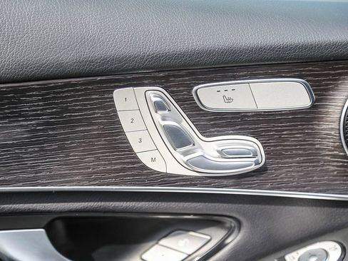 Used 2022 Mercedes-Benz GLC 300 image 21