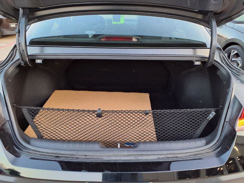 Certified 2025 Hyundai Elantra Sport image 21