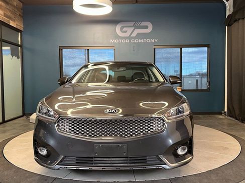 Used 2018 Kia Cadenza Premium w/ Luxury Package FWD image 8
