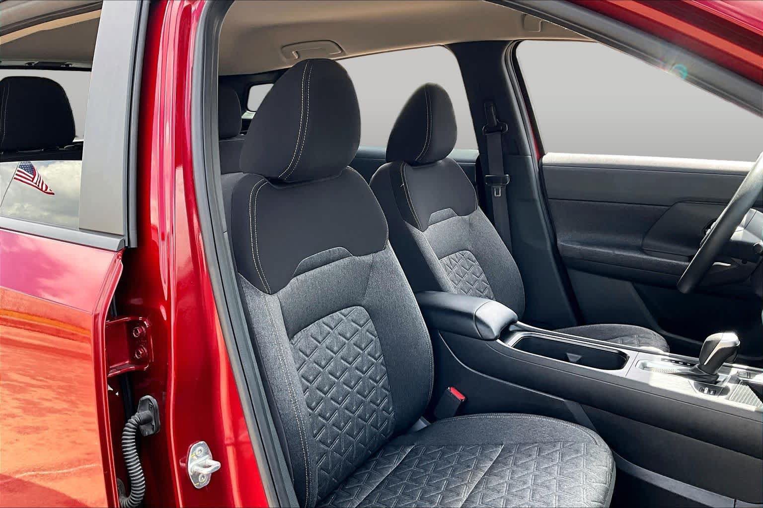 Certified 2025 Nissan Kicks SV FWD image 9