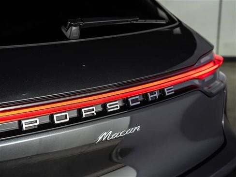 New 2025 Porsche Macan image 32