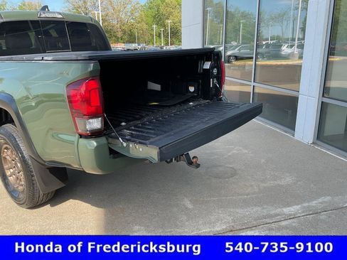 Used 2022 Toyota Tacoma SR5 w/ Trail Edition image 10