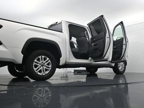 Used 2023 Toyota Tundra SR5 AWD/4WD image 43