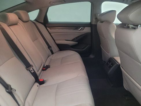Used 2018 Honda Accord Touring image 18