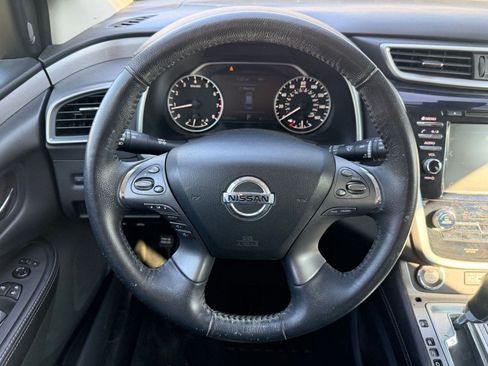 Used 2022 Nissan Murano SV w/ SV Midnight Edition Package image 10