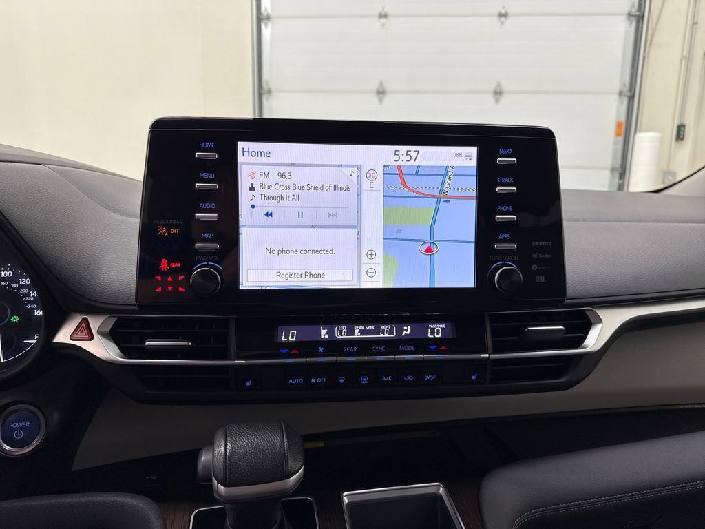 Used 2021 Toyota Sienna XLE w/ XLE Plus Package FWD image 20