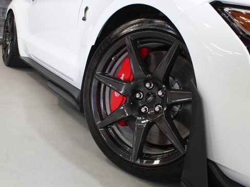 Used 2021 Ford Mustang Shelby GT500 w/ Carbon Fiber Track Pack RWD image 26