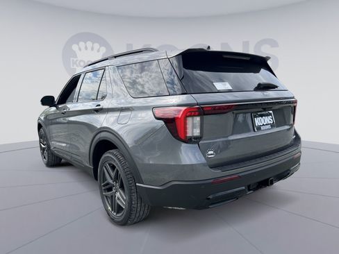 New 2026 Ford Explorer ST-Line w/ ST-Line Street Pack AWD/4WD image 4