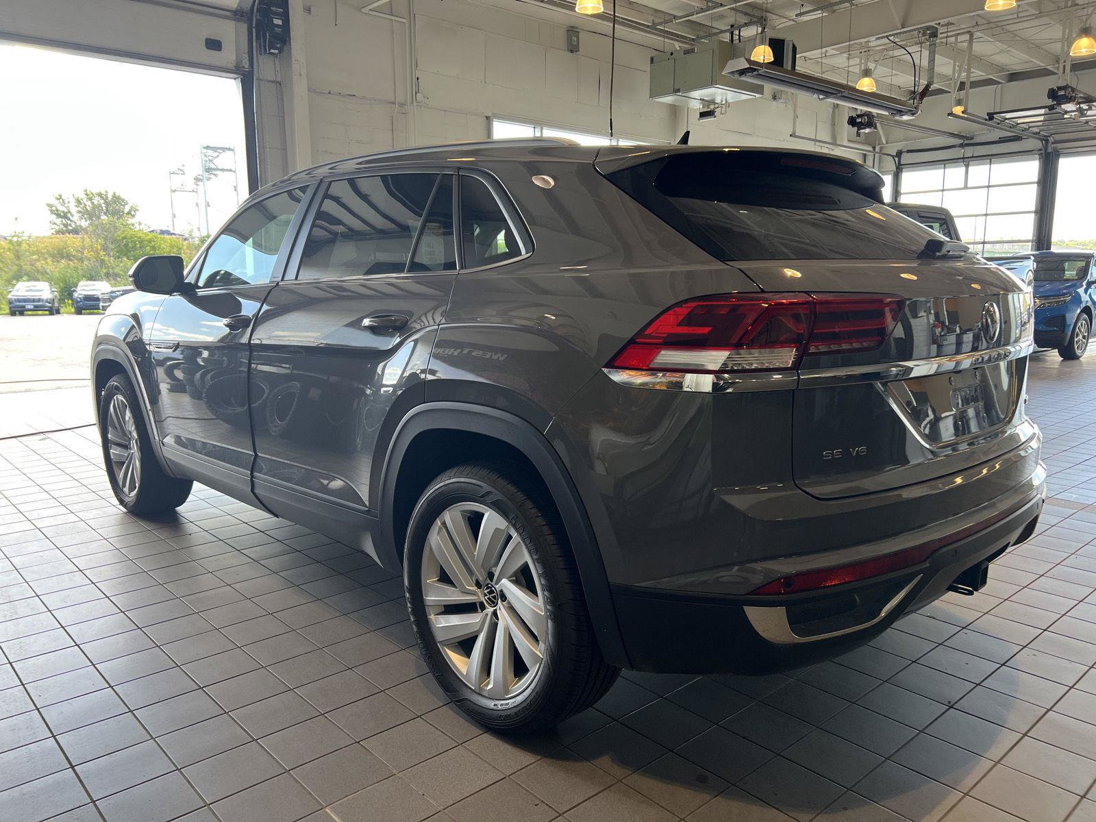 Used 2021 Volkswagen Atlas Cross Sport SE w/ Panoramic Sunroof Package AWD/4WD image 6