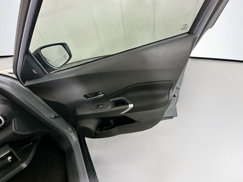 Used 2023 Nissan Kicks SV image 30