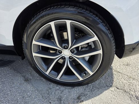 Certified 2024 Land Rover Range Rover Long Wheelbase SE image 9