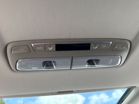 Used 2022 Kia Telluride EX w/ EX Premium Package image 18