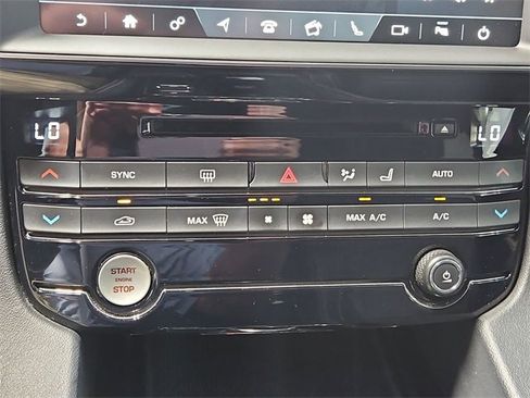 Used 2020 Jaguar F-PACE R-Sport image 40