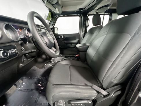 Used 2022 Jeep Wrangler Unlimited Sport AWD/4WD image 15