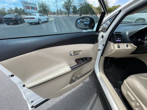 Used 2011 Toyota Venza image 11