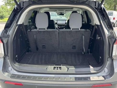 Used 2025 Ford Explorer Active w/ Active Comfort Package image 14