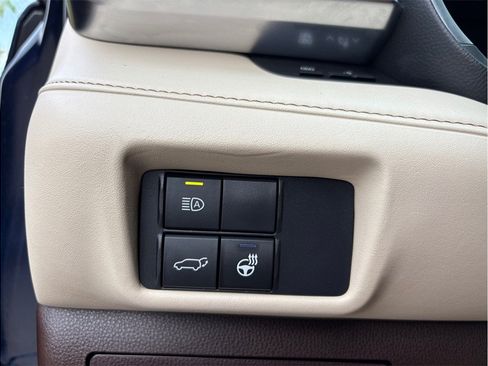 Used 2020 Toyota Highlander Limited AWD/4WD image 35