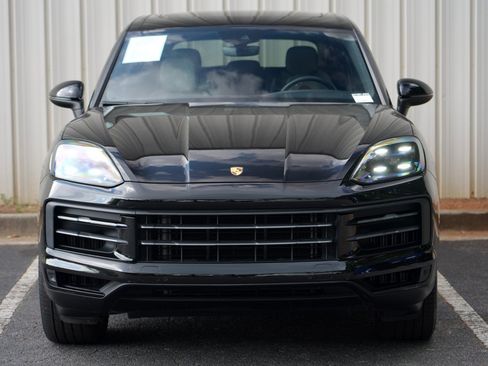 Used 2024 Porsche Cayenne AWD/4WD image 52