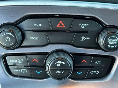 Used 2019 Dodge Challenger SXT w/ Blacktop Package image 21