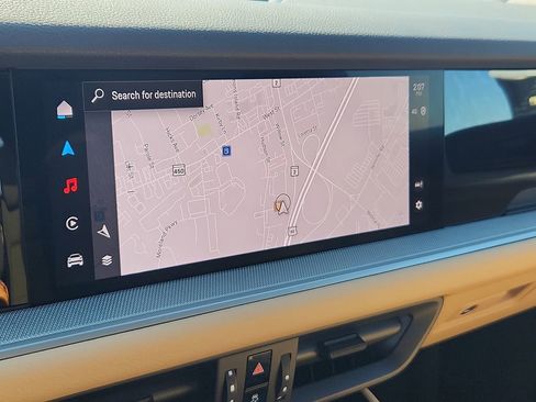 Certified 2025 Porsche Cayenne Coupe image 16