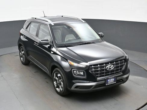 Certified 2025 Hyundai Venue SEL image 39