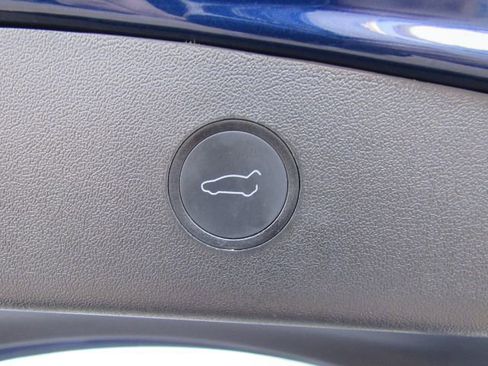 Used 2022 Tesla Model 3 Standard Range image 26