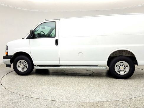 Used 2025 Chevrolet Express 2500 w/ Driver Convenience Package RWD image 8