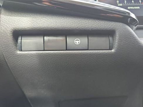 New 2026 Nissan Kicks SR AWD/4WD image 10