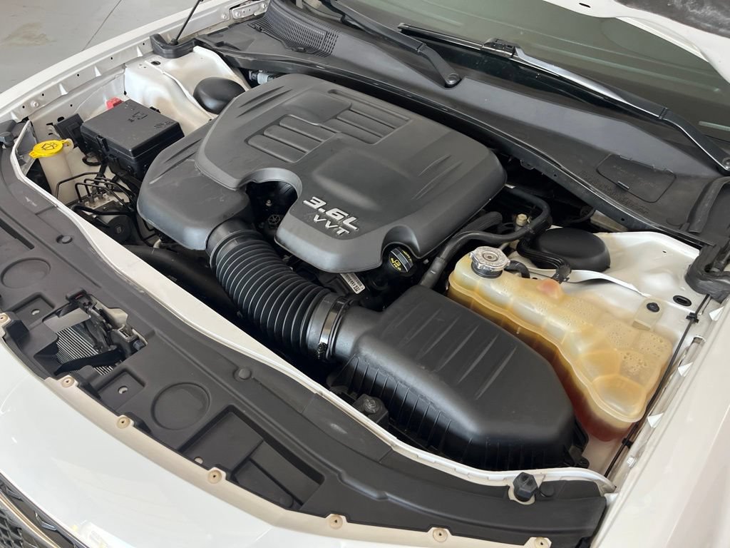 Used 2019 Chrysler 300 S w/ 300S Premium Group 2 RWD image 11