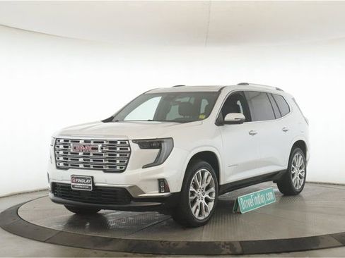 Used 2025 GMC Acadia Denali w/ Super Cruise Package image 10